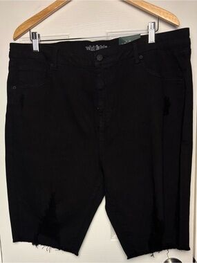Black Distressed Boyfriend Bermuda Jeans NWT 18